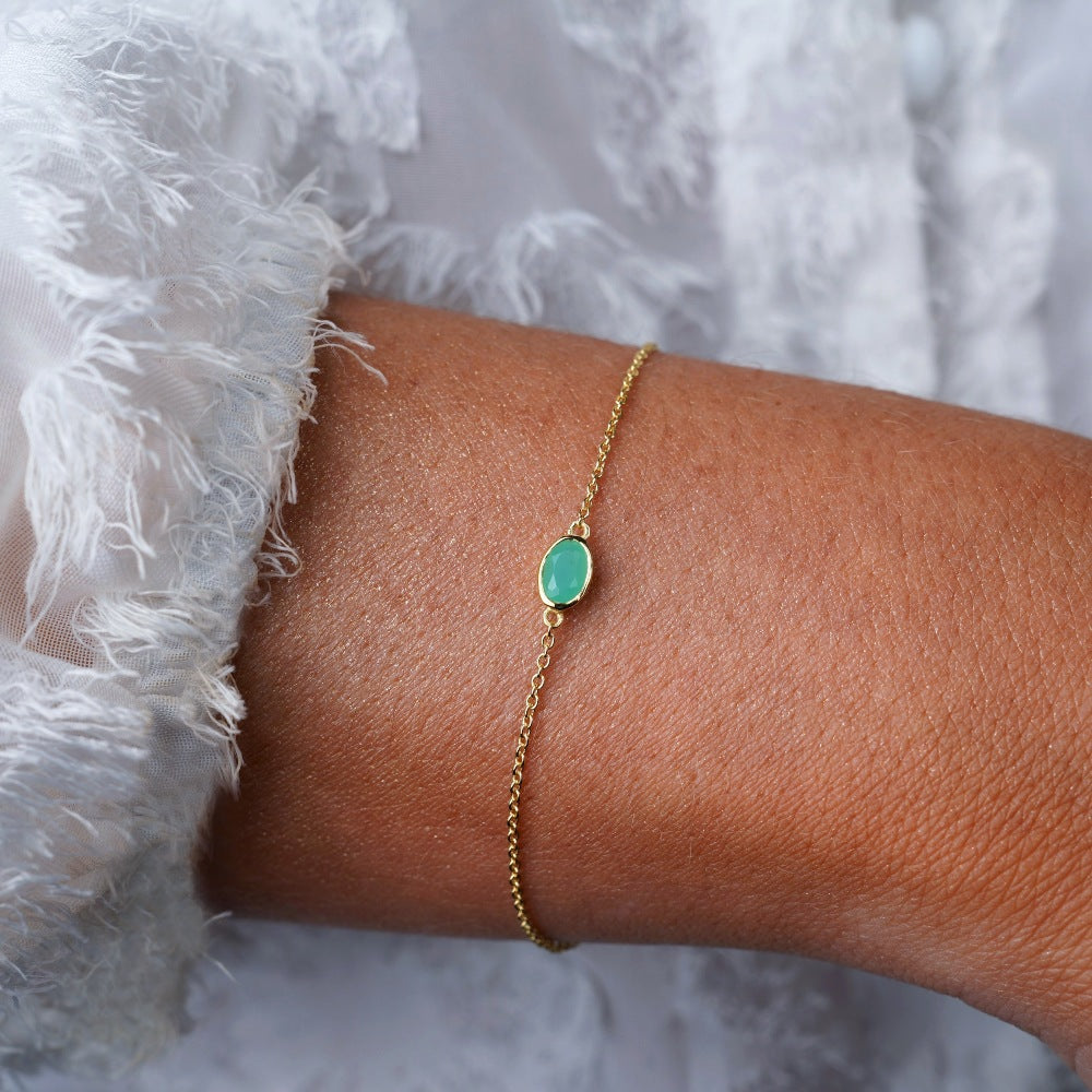 Guldarmbånd med May birthstone Chrysoprase. Krystalarmbånd med grøn ædelsten Chrysoprase i guld.