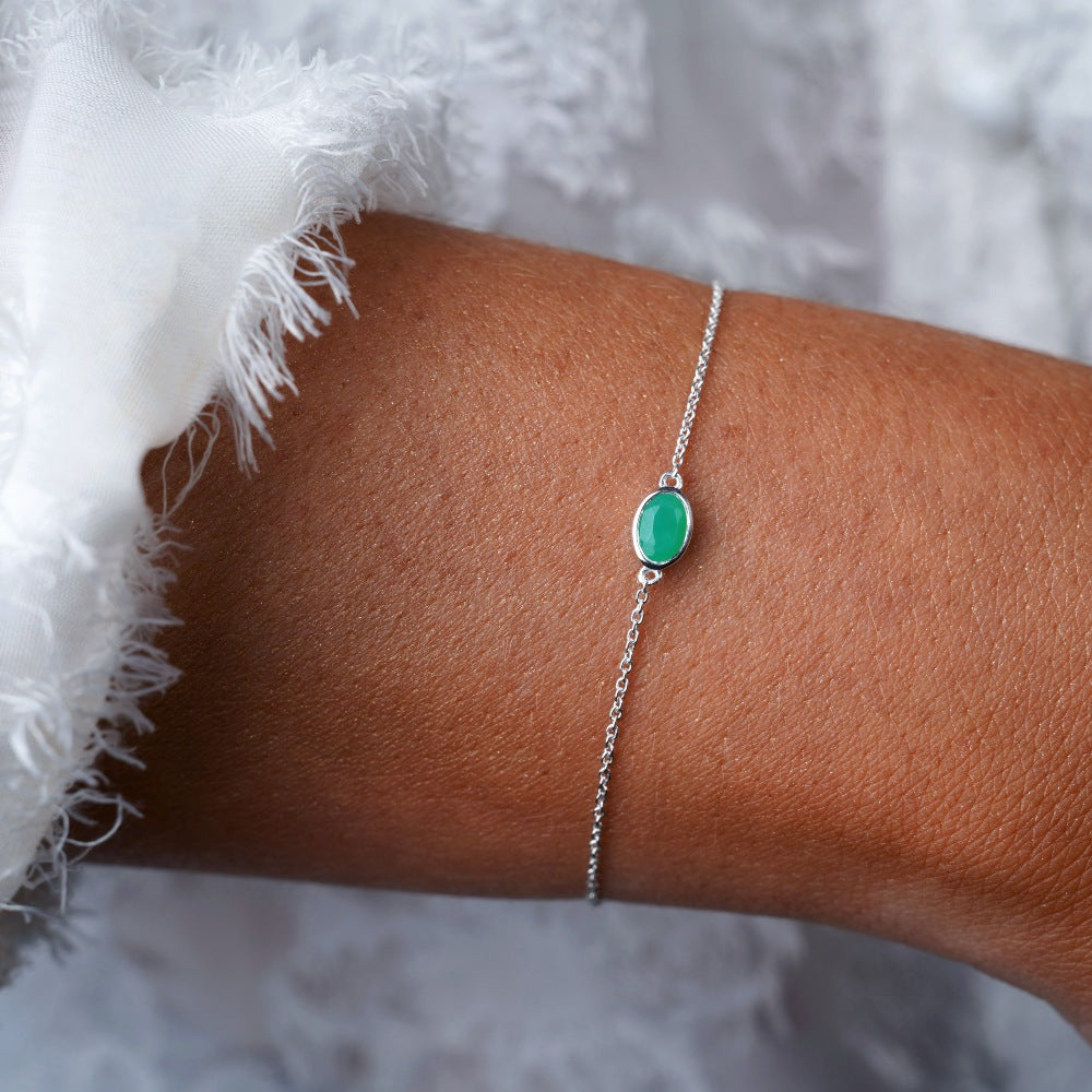 Krystalarmbånd i sølv med ædelsten Chrysoprase. Sølvarmbånd med May birthstone Chrysoprase.