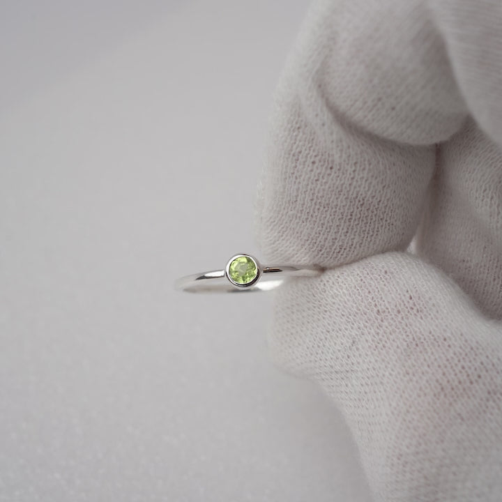 Ring Petite Peridot Sølv